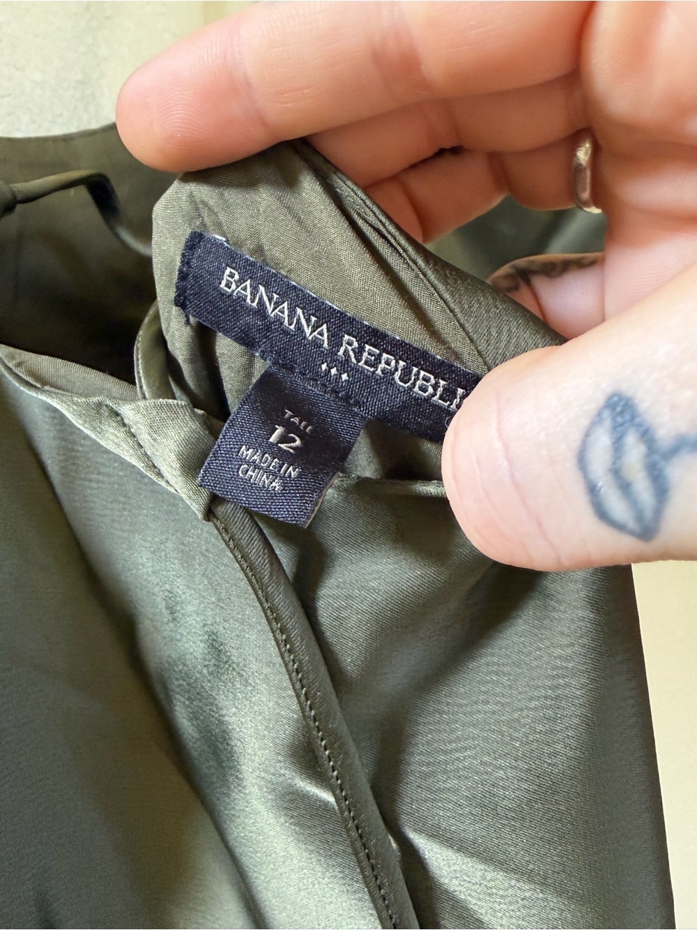 Banana Republic Olive Green Satin Cutout Slip Dress Size 12 fall, Wedding guest - Picture 4 of 6